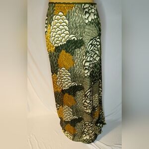 Elegant Green and Gold Patterned Women's Skirt